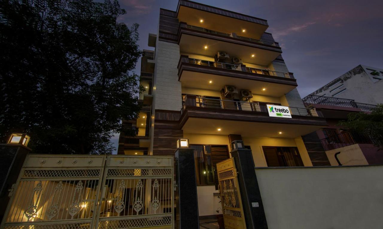 Treebo Swastika Premium Hotell Noida Eksteriør bilde