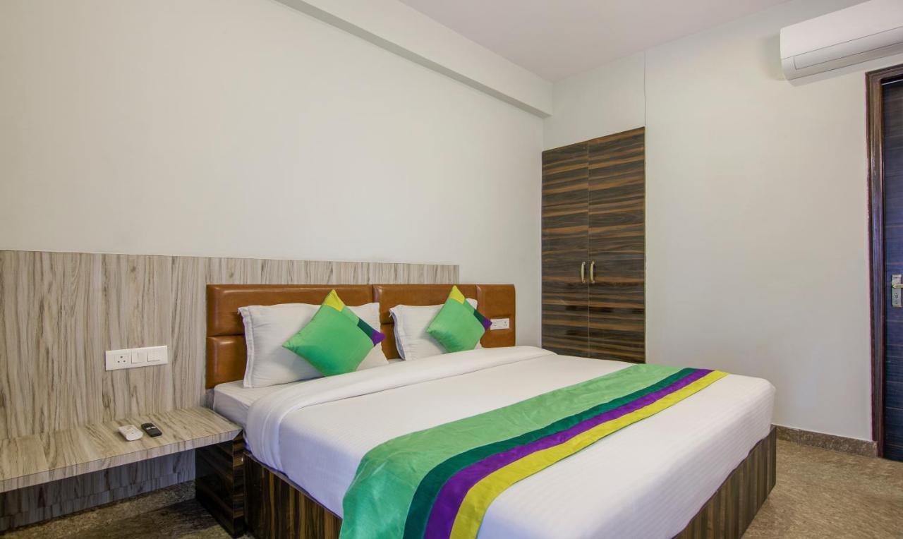 Treebo Swastika Premium Hotell Noida Eksteriør bilde